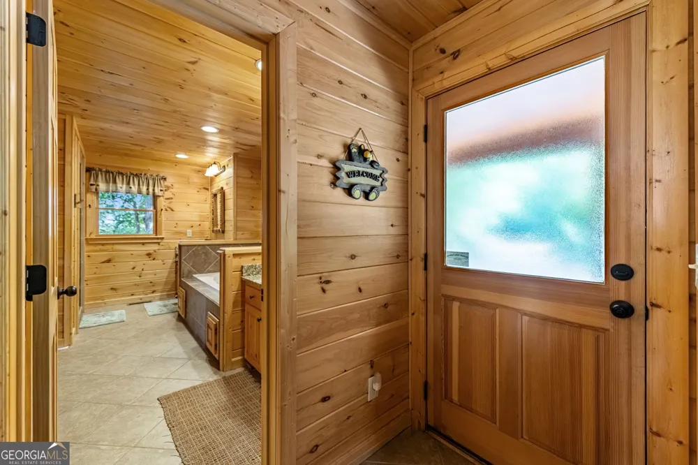 1150 Mountain High DR Mineral Bluff, GA 30559