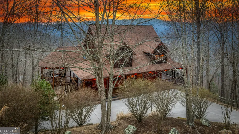 1150 Mountain High DR Mineral Bluff, GA 30559