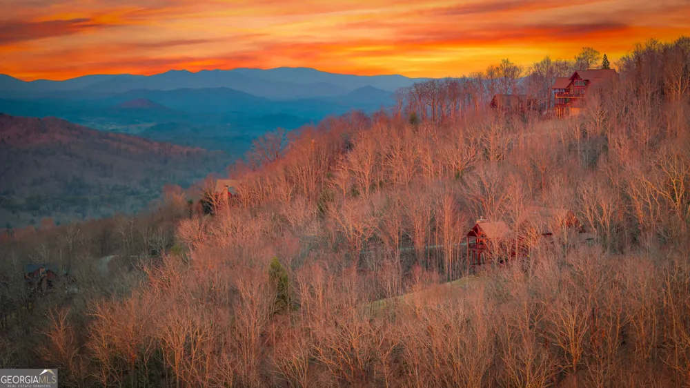 1150 Mountain High DR Mineral Bluff, GA 30559