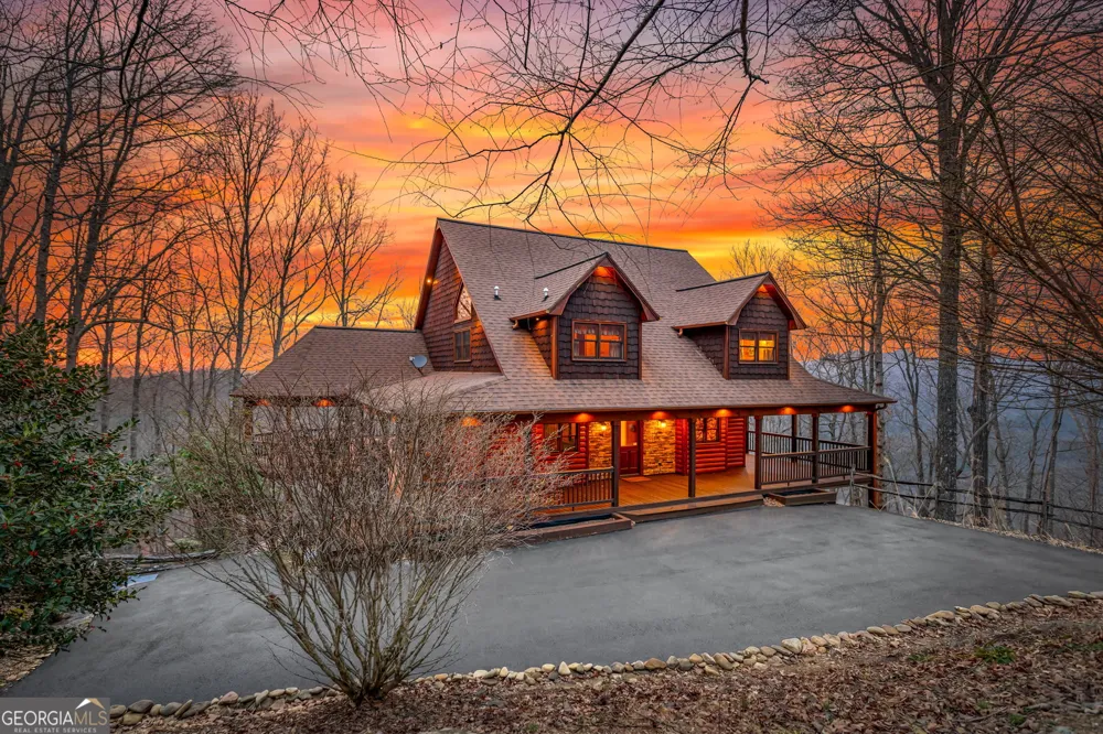 1150 Mountain High DR Mineral Bluff, GA 30559