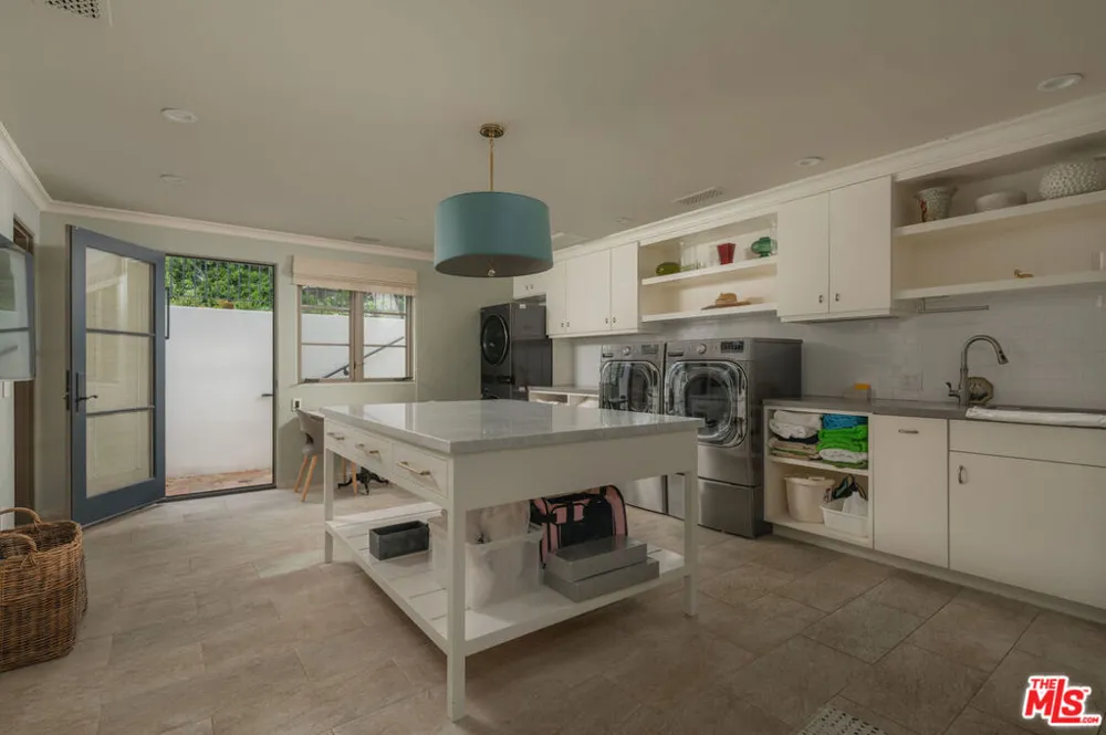 1475 E Mountain Drive Santa Barbara, CA 93108