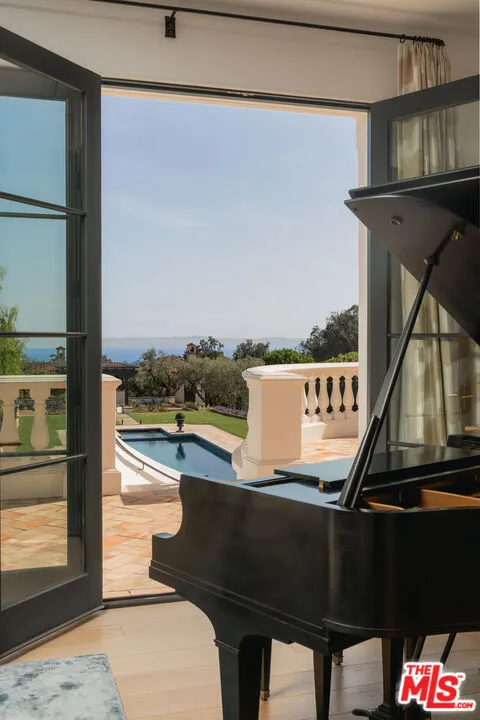 1475 E Mountain Drive Santa Barbara, CA 93108