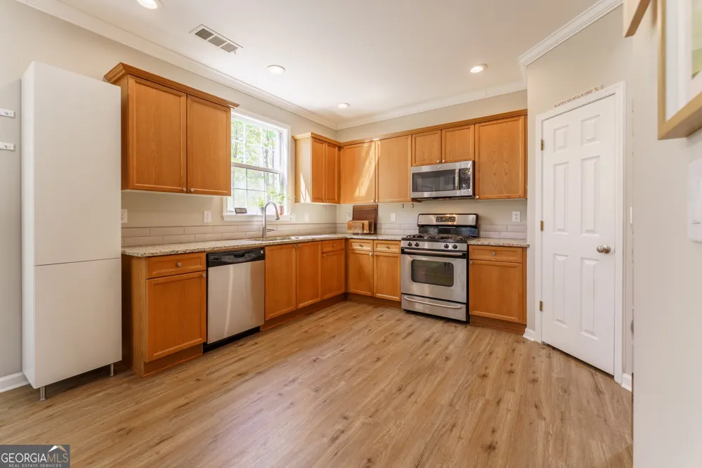 774 Weller PATH Sugar Hill, GA 30518