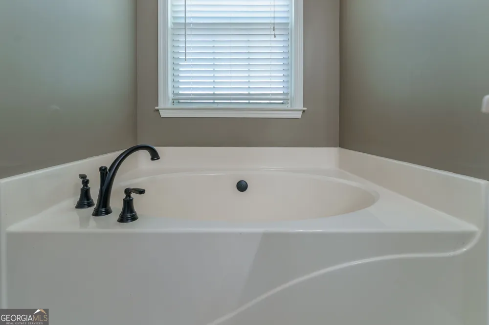 774 Weller PATH Sugar Hill, GA 30518