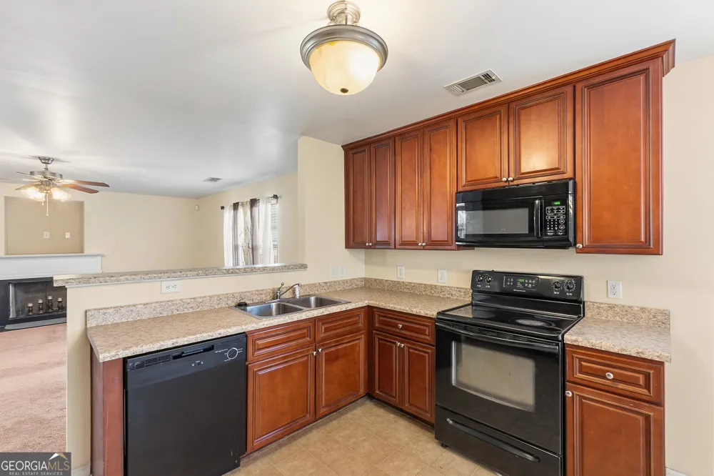 102 Steeple CT Perry, GA 31069