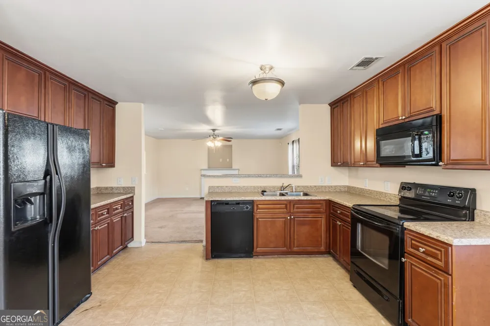 102 Steeple CT Perry, GA 31069