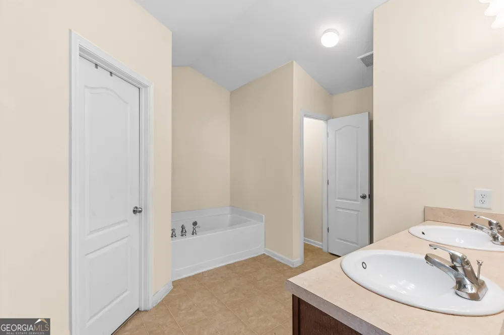 102 Steeple CT Perry, GA 31069