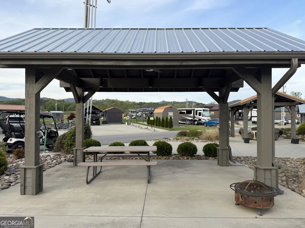 410 Mountain Creek RD Blairsville, GA 30512