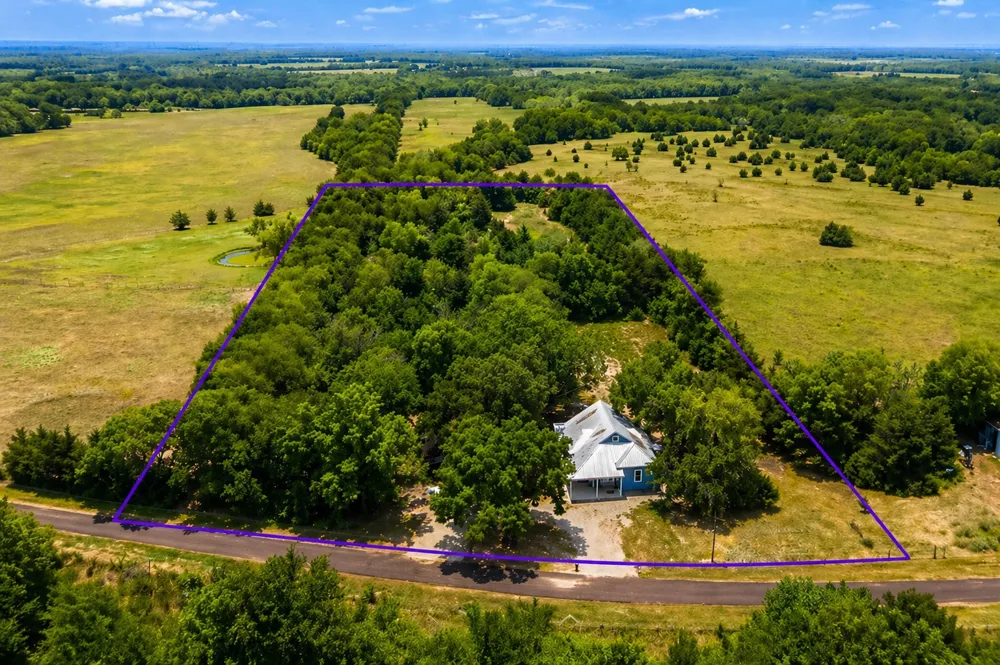 479 County Road 27450 Honey Grove, TX 75477
