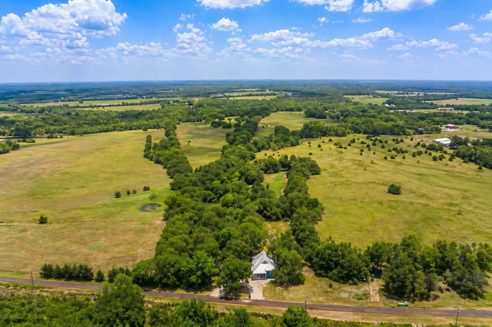 479 County Road 27450 Honey Grove, TX 75477