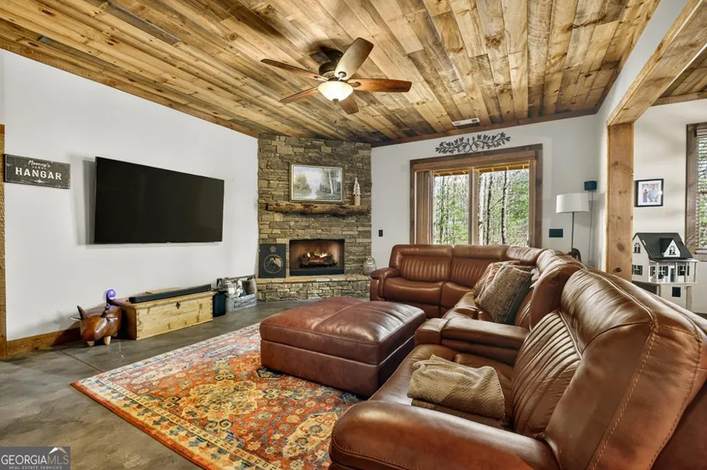 366 Shepherds WAY Morganton, GA 30560