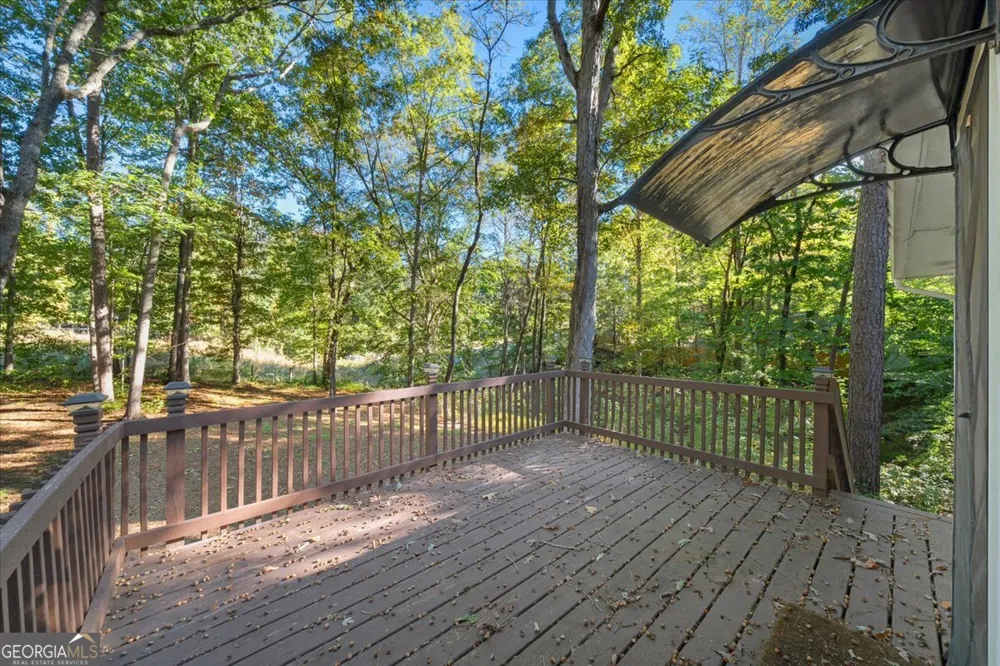 1528 Oakleaf DR Auburn, GA 30011