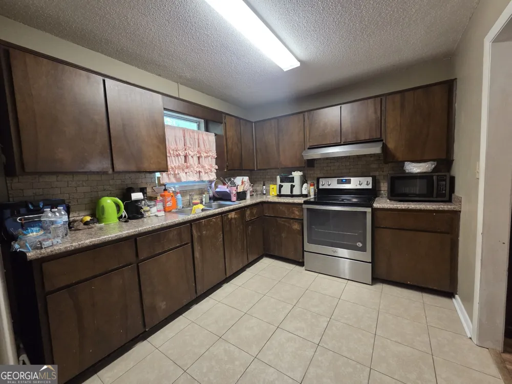 219 Surrey RD Hinesville, GA 31313