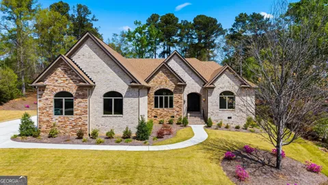607 W Lake CIR