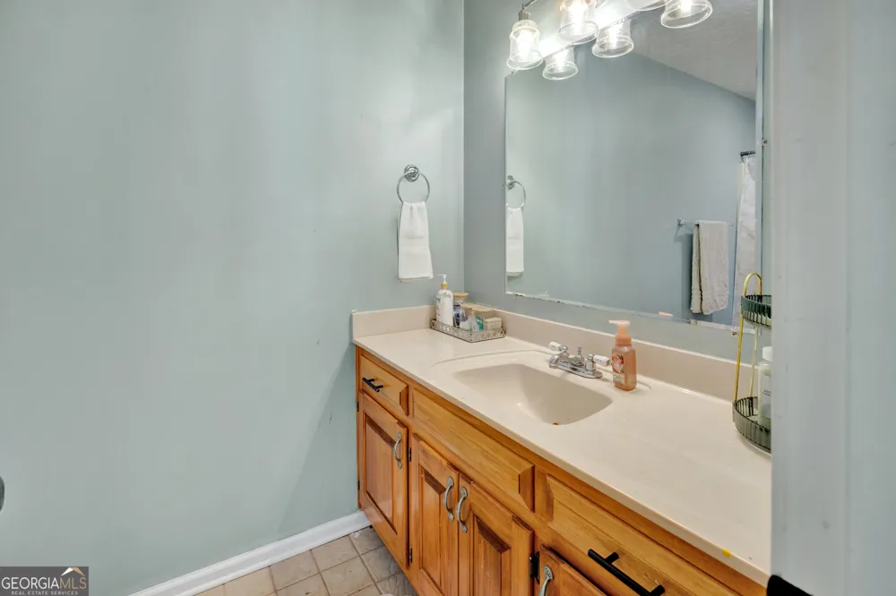 115 Crestview LN Newborn, GA 30056