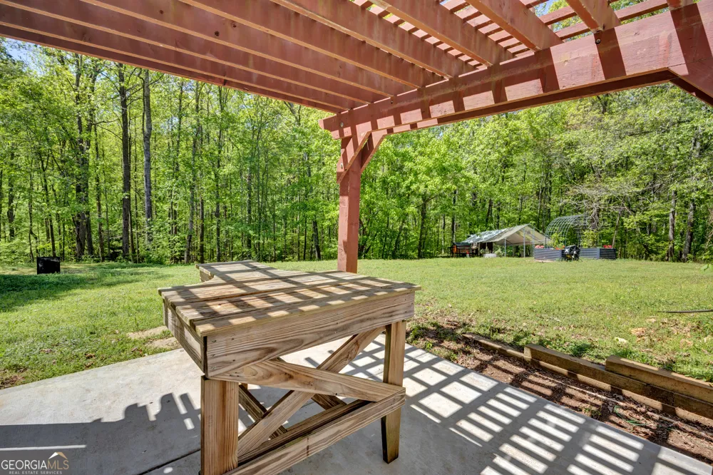 115 Crestview LN Newborn, GA 30056