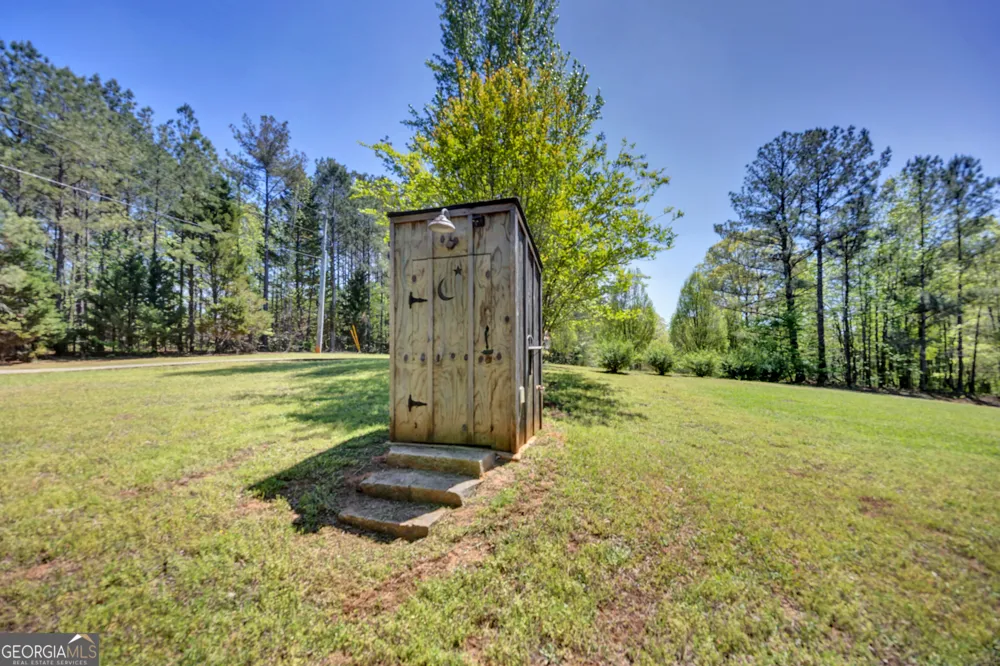 115 Crestview LN Newborn, GA 30056