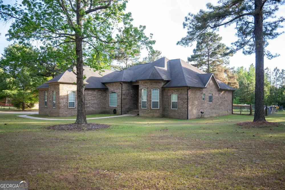 1060 Edna Moore RD Eastman, GA 31023
