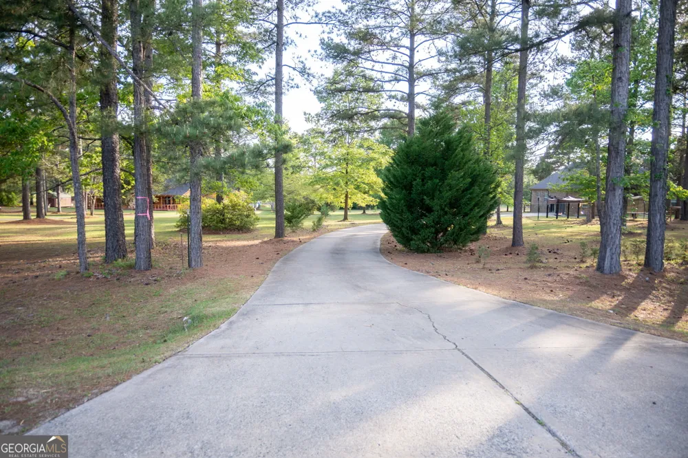 1060 Edna Moore RD Eastman, GA 31023