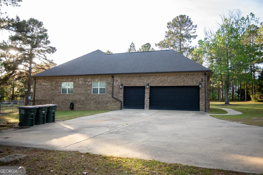 1060 Edna Moore RD Eastman, GA 31023