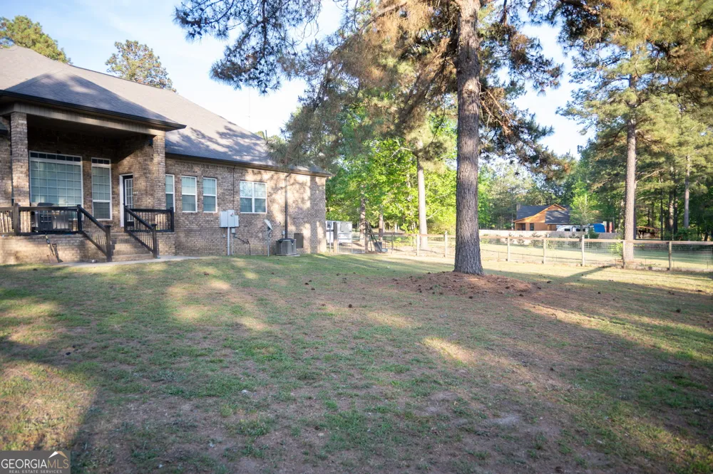 1060 Edna Moore RD Eastman, GA 31023