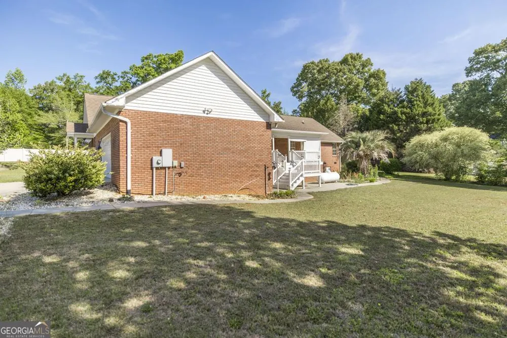 201 Strawberry CIR Dublin, GA 31021