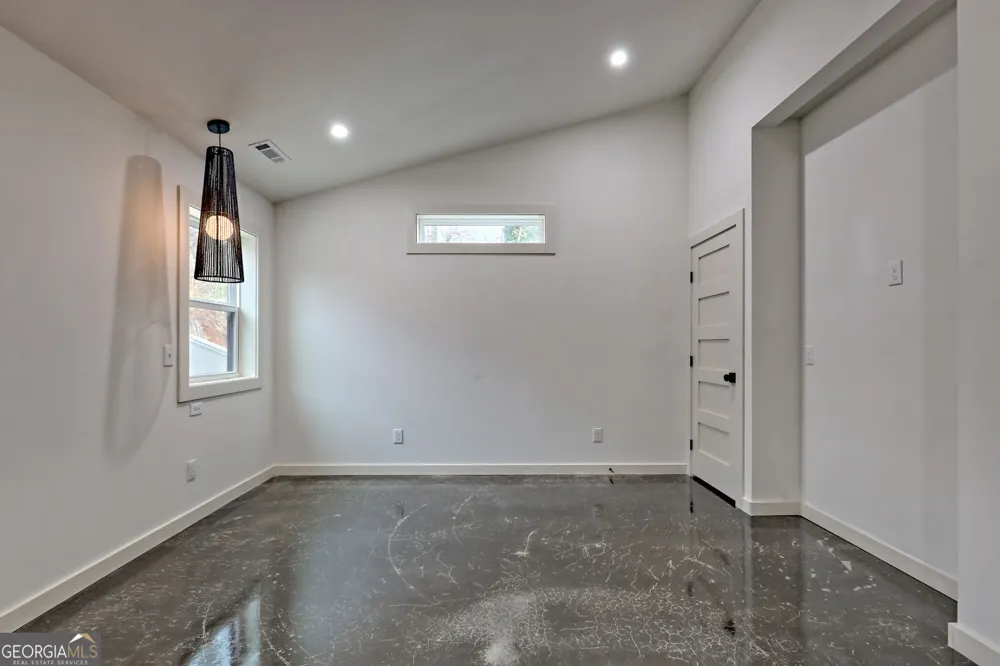 21 Valley ST Clayton, GA 30525
