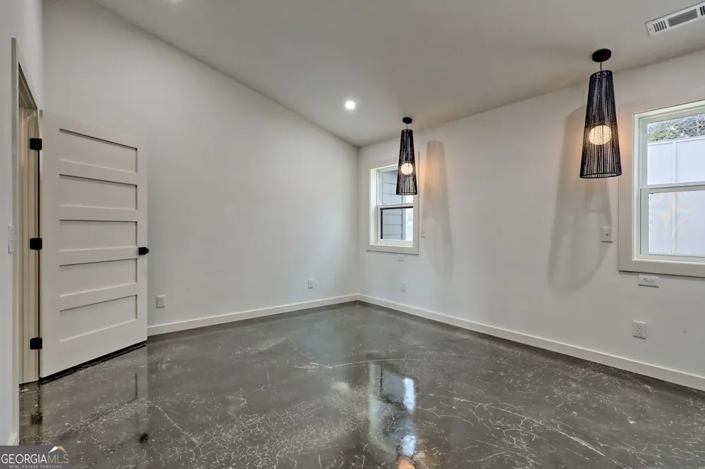 21 Valley ST Clayton, GA 30525