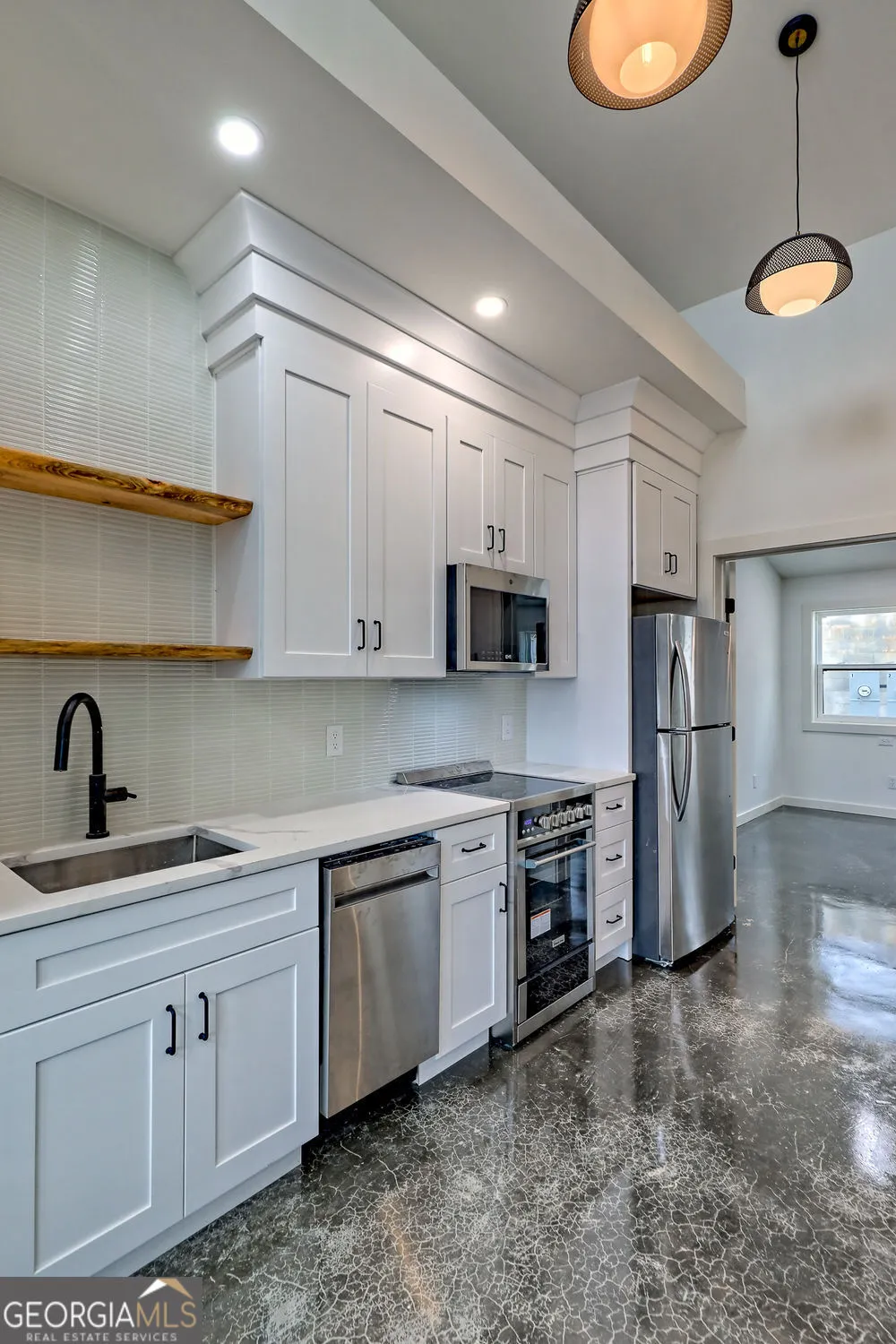 21 Valley ST Clayton, GA 30525