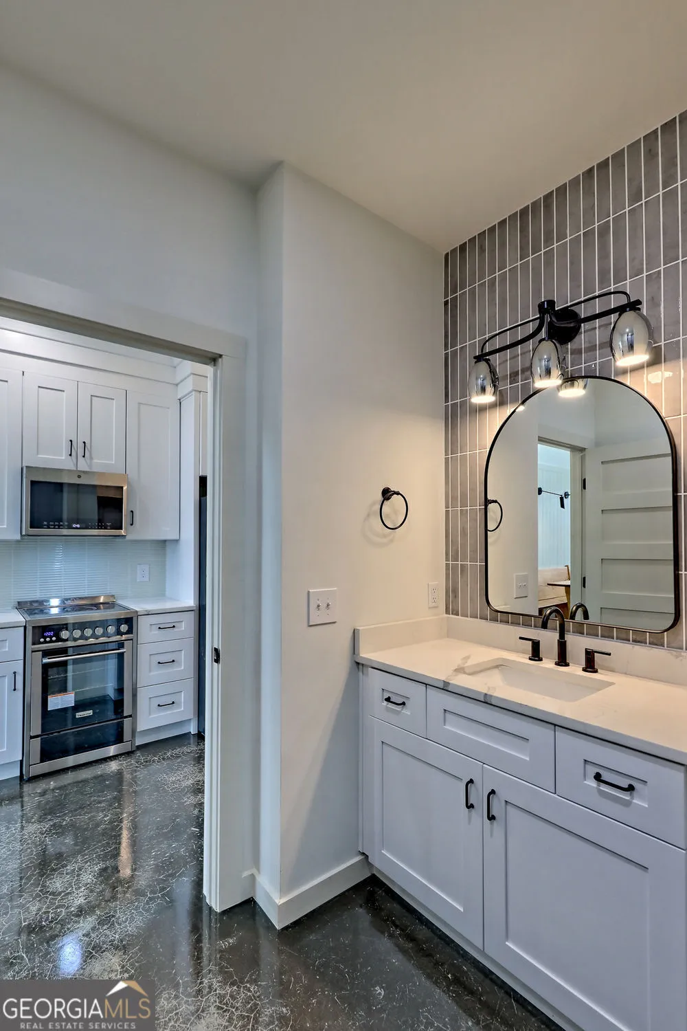 21 Valley ST Clayton, GA 30525