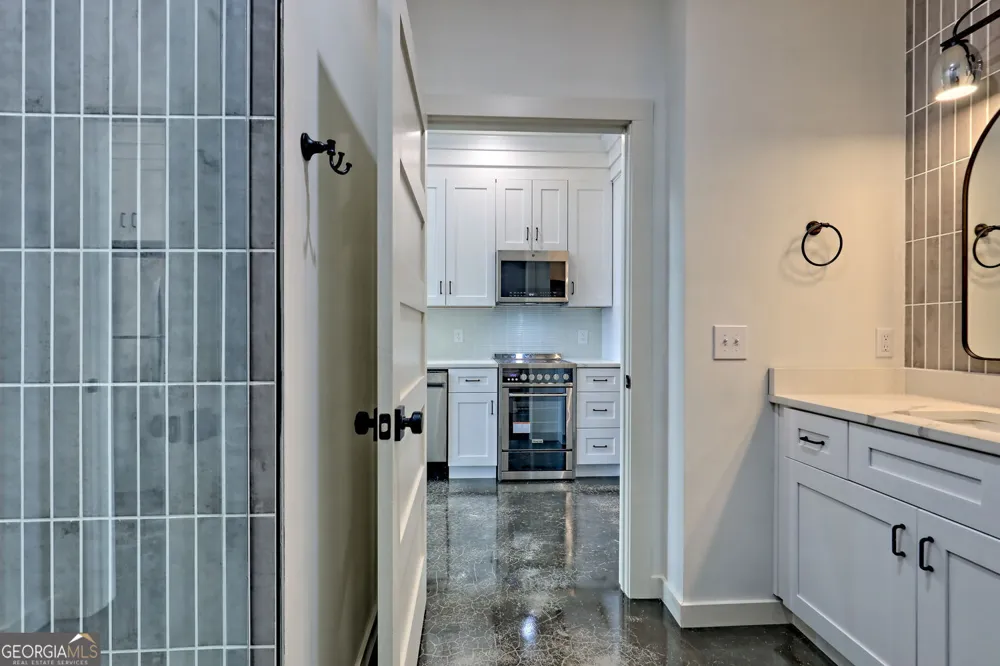 21 Valley ST Clayton, GA 30525