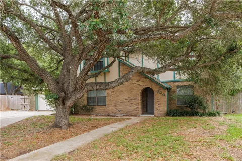 320 Long Pointe Drive