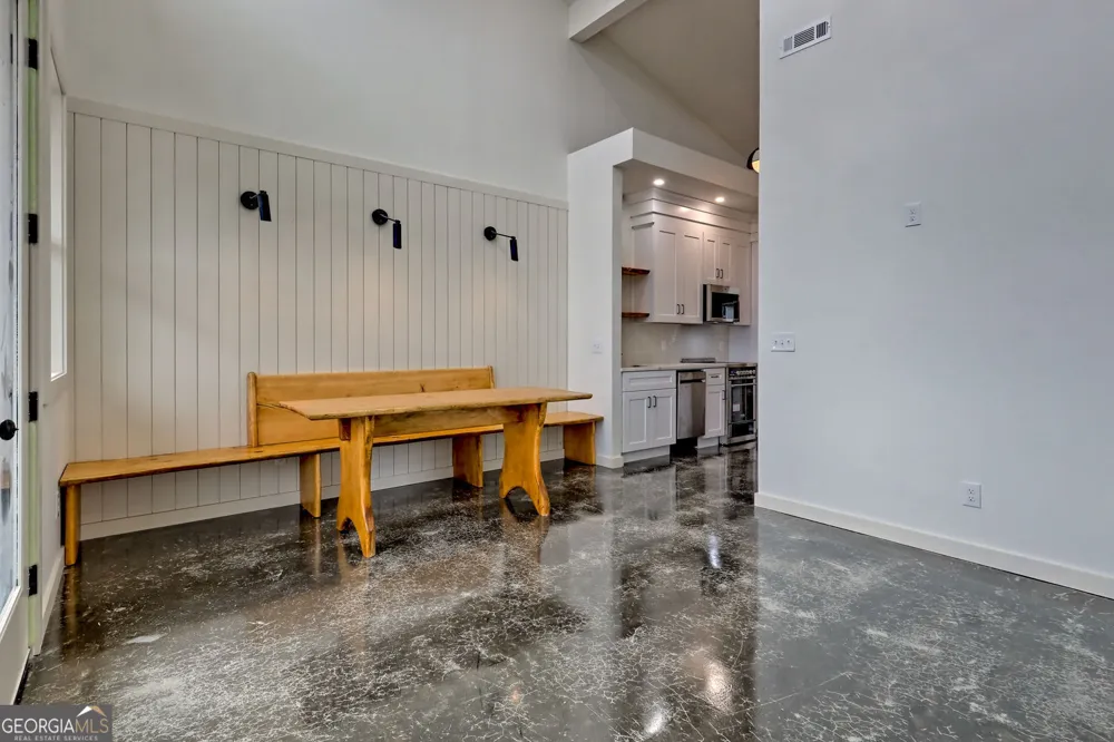 21 Valley ST Clayton, GA 30525