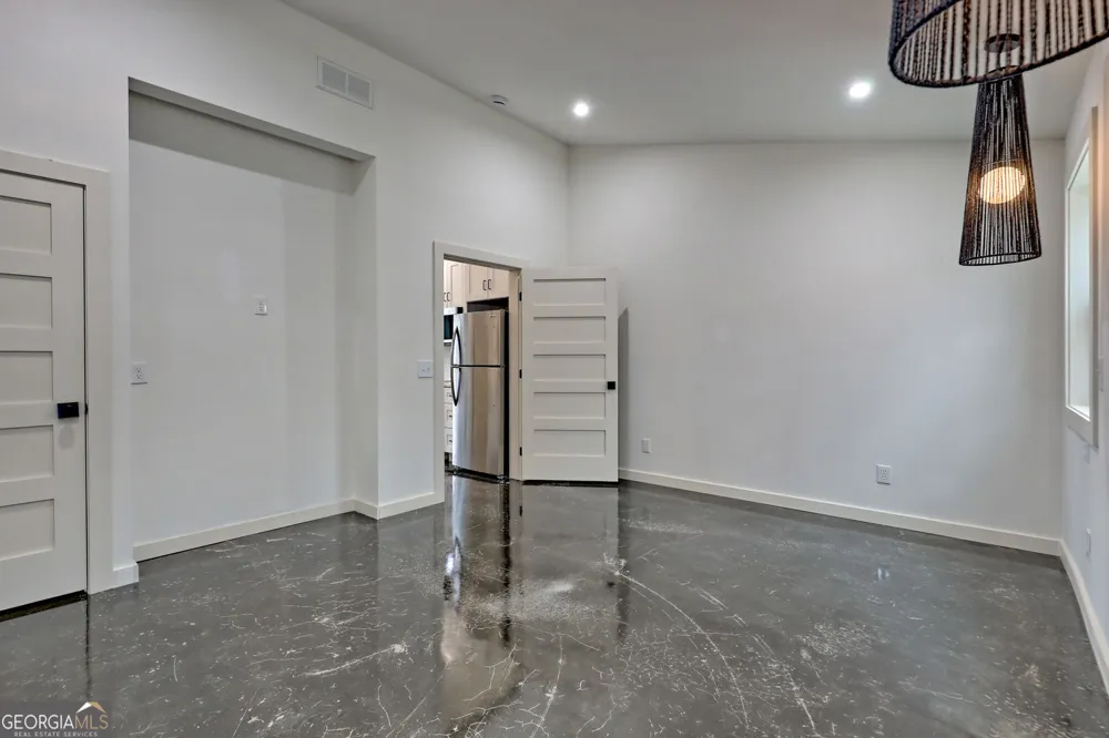 21 Valley ST Clayton, GA 30525
