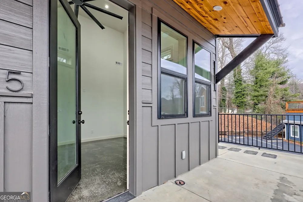 21 Valley ST Clayton, GA 30525