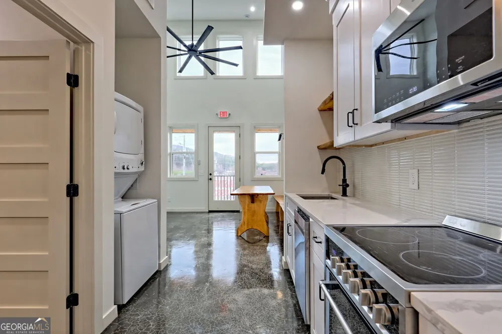 21 Valley ST Clayton, GA 30525