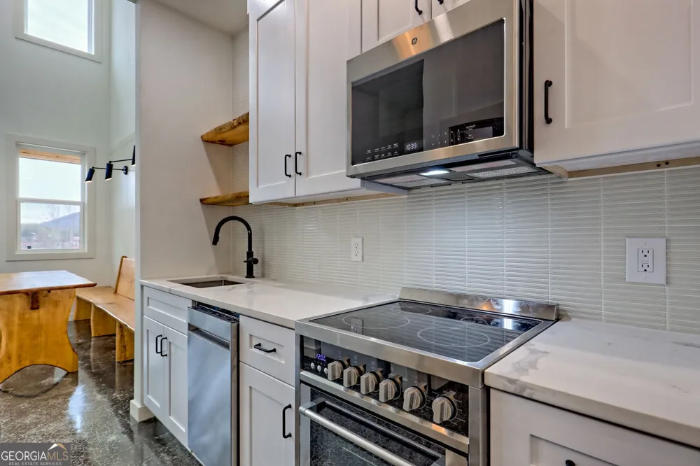 21 Valley ST Clayton, GA 30525