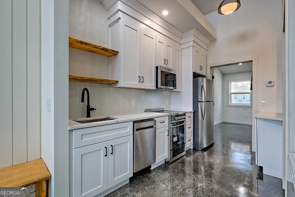 21 Valley ST Clayton, GA 30525