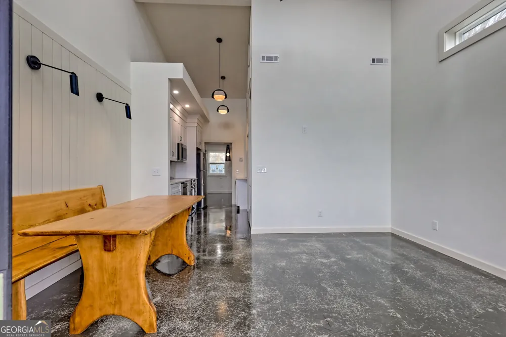 21 Valley ST Clayton, GA 30525