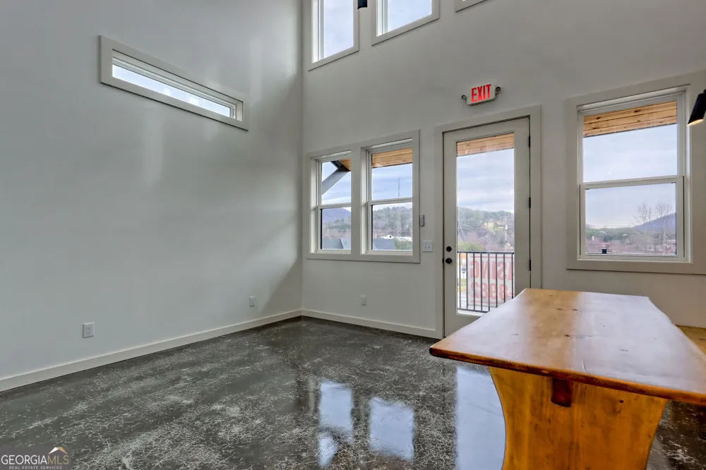 21 Valley ST Clayton, GA 30525