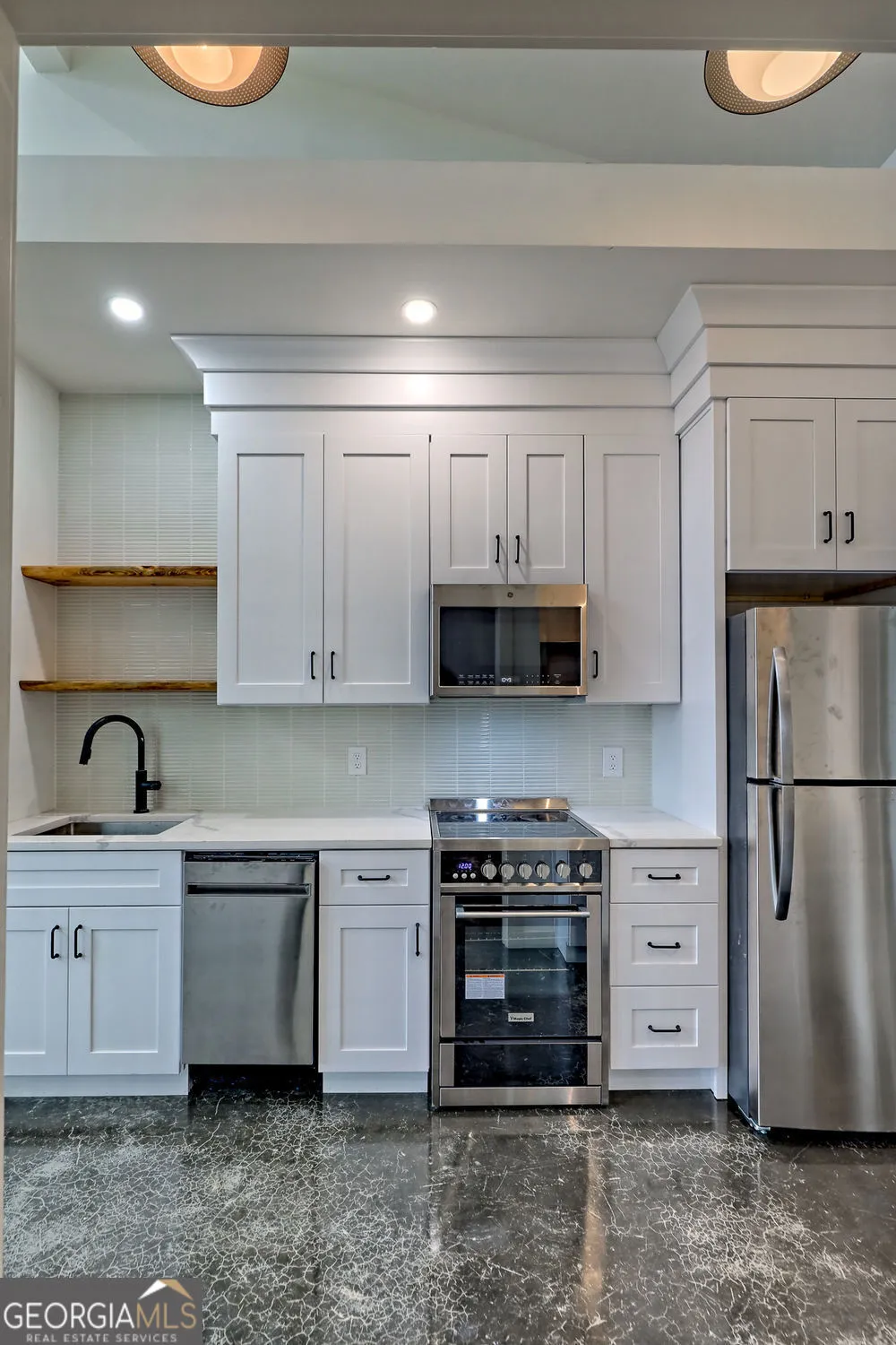 21 Valley ST Clayton, GA 30525