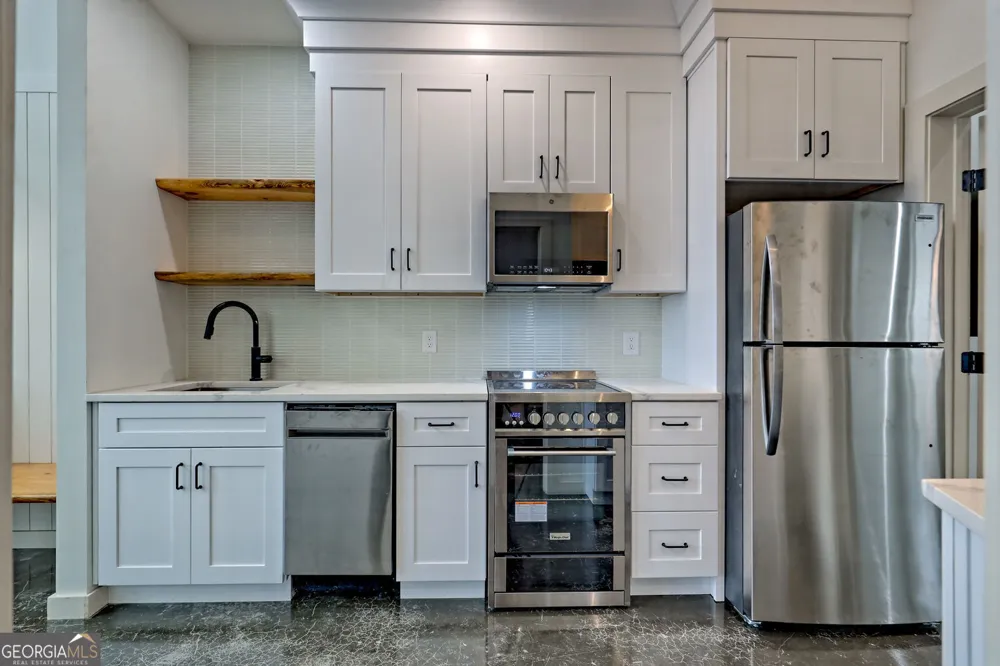 21 Valley ST Clayton, GA 30525