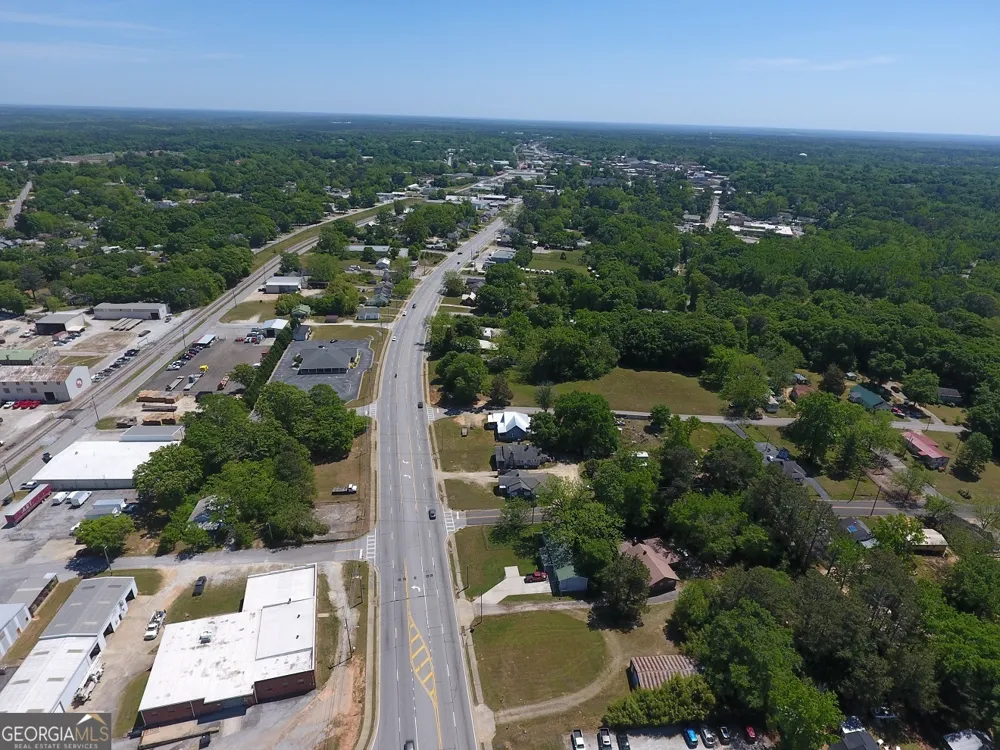 381 College AVE Elberton, GA 30635