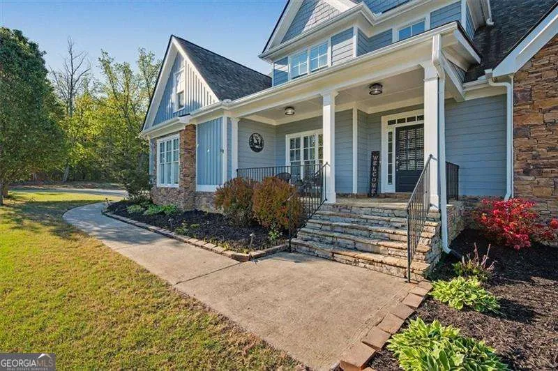 18 Thunderhawk LN NE Rydal, GA 30171