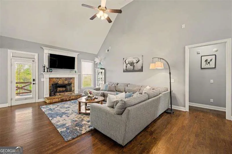 18 Thunderhawk LN NE Rydal, GA 30171