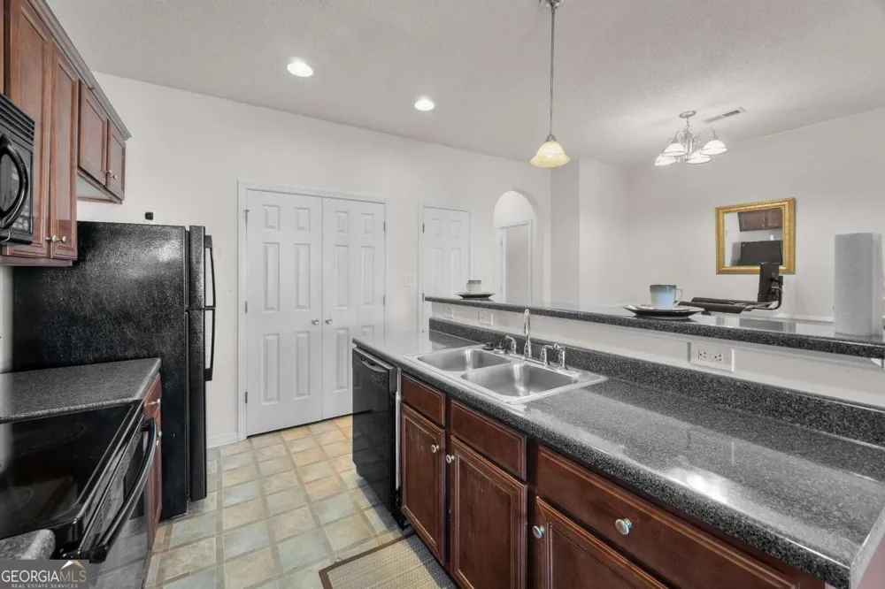 6120 Capitol KNL Fairburn, GA 30213