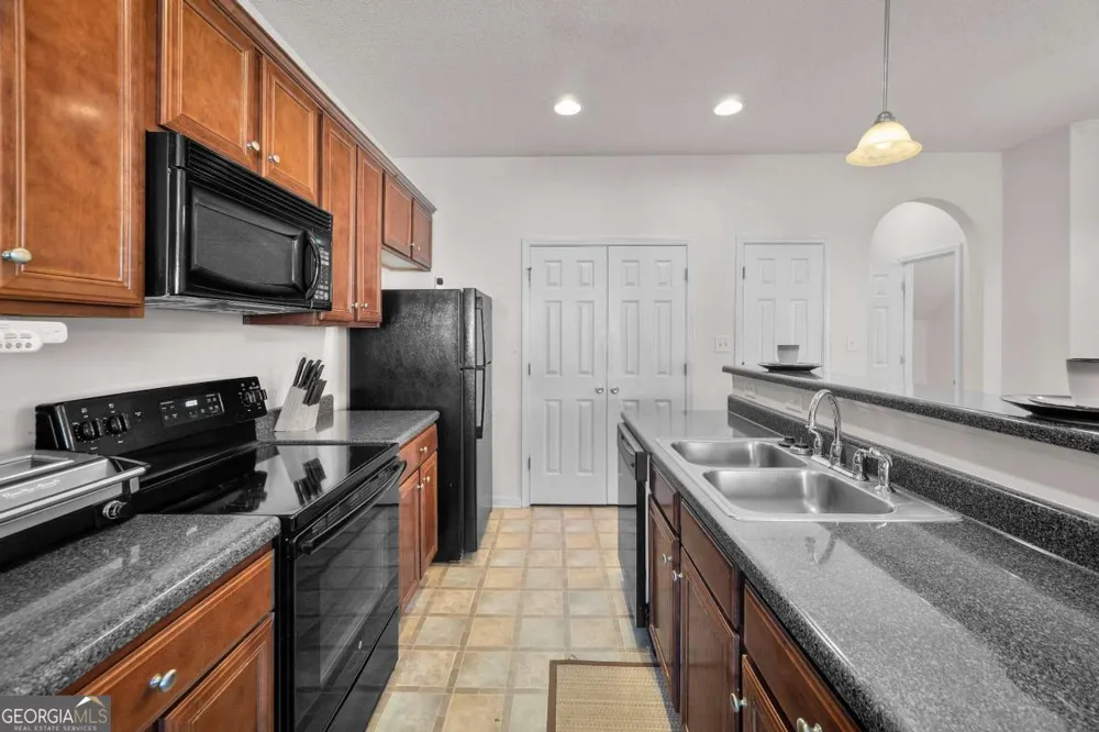 6120 Capitol KNL Fairburn, GA 30213
