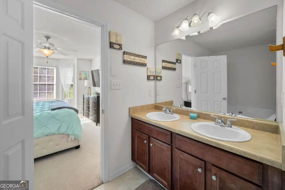 6120 Capitol KNL Fairburn, GA 30213