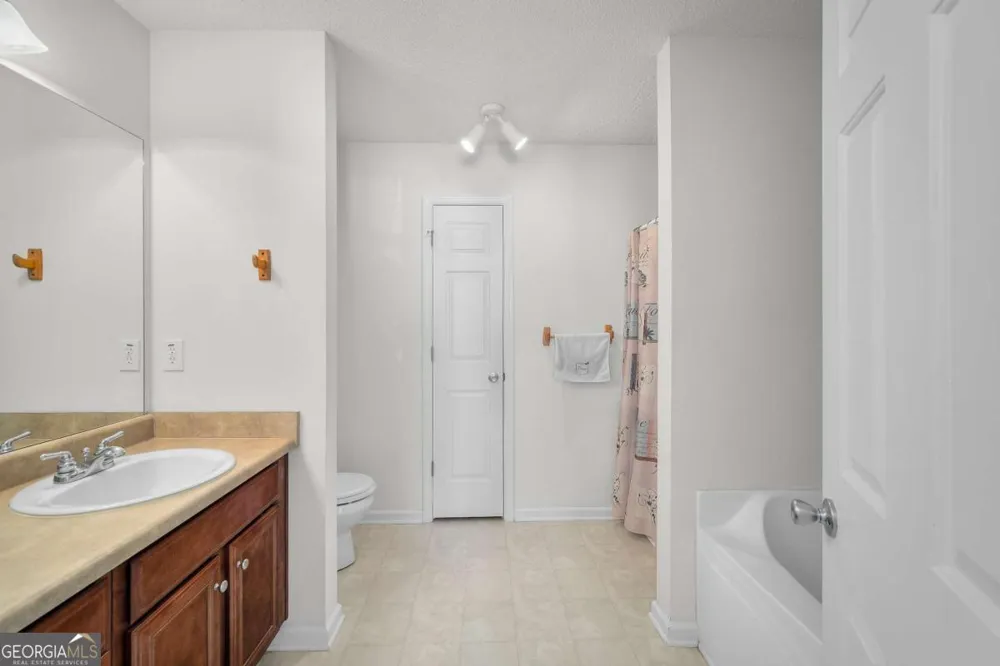 6120 Capitol KNL Fairburn, GA 30213