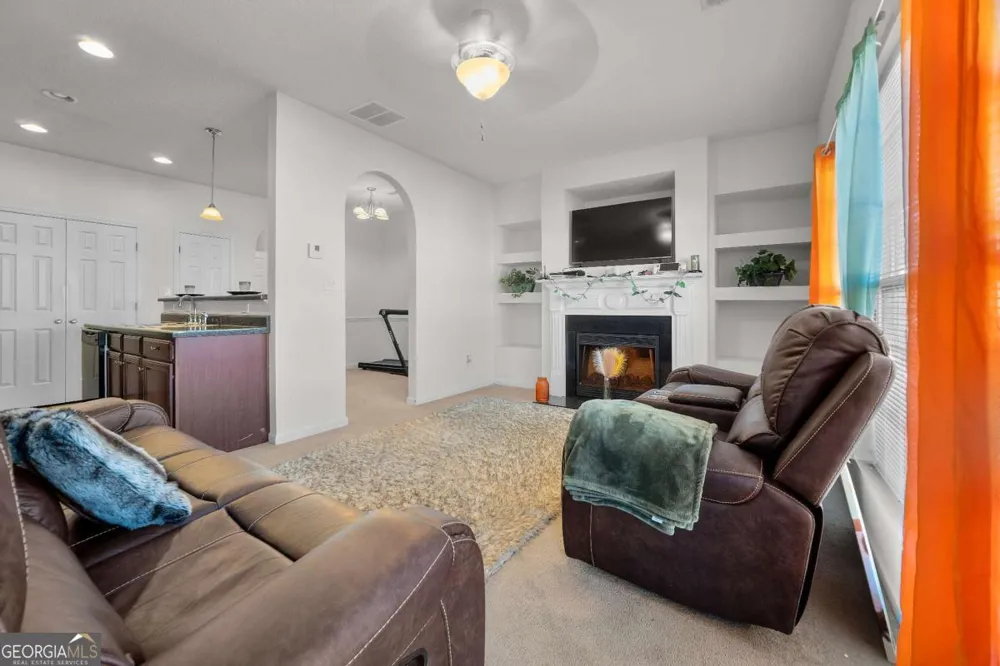 6120 Capitol KNL Fairburn, GA 30213